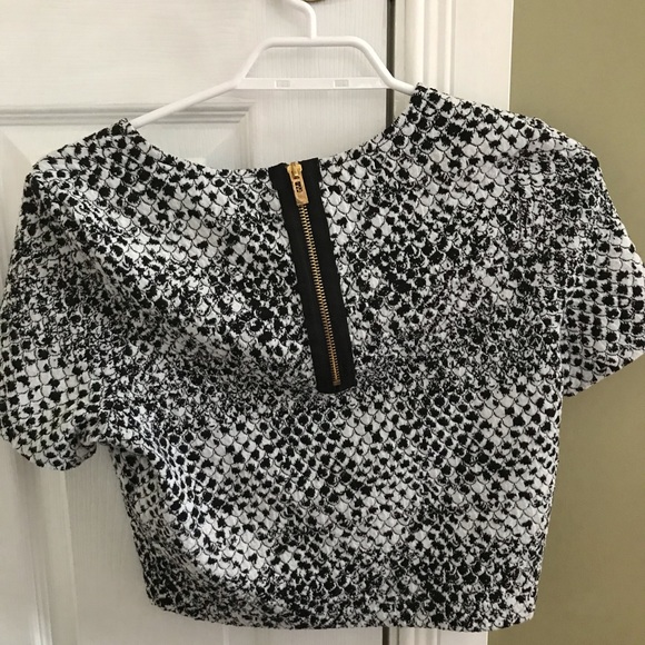 Elegant print top - Picture 2 of 2